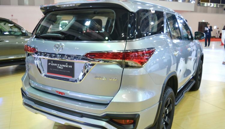 2016-Toyota-Fortuner-TRD-grille-in-Oman