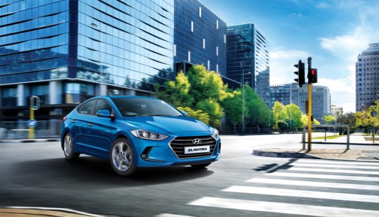 Elantra-2.0-MPI-Exterior-850×467