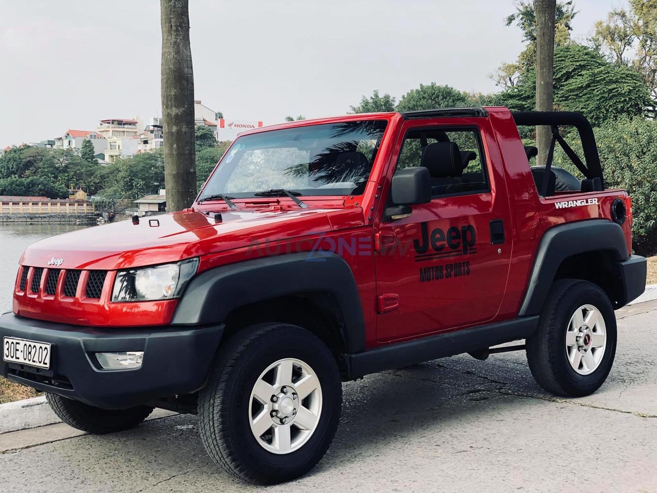Xe Trung Quốc BAIC BJ40 mui trần phong cách Jeep tại Việt Nam – 