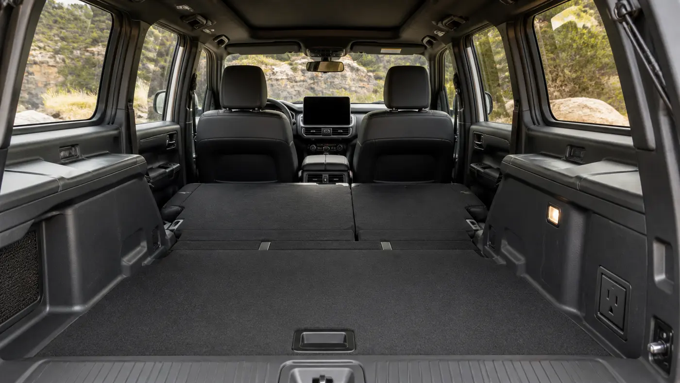 Nội thất năm chỗ của Land Cruiser 250 Mỹ